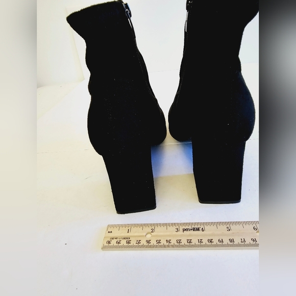 Marc Fisher Women's Faux Suede Black Ankle Booties Block Heels Size 11 - Picture 10 of 17